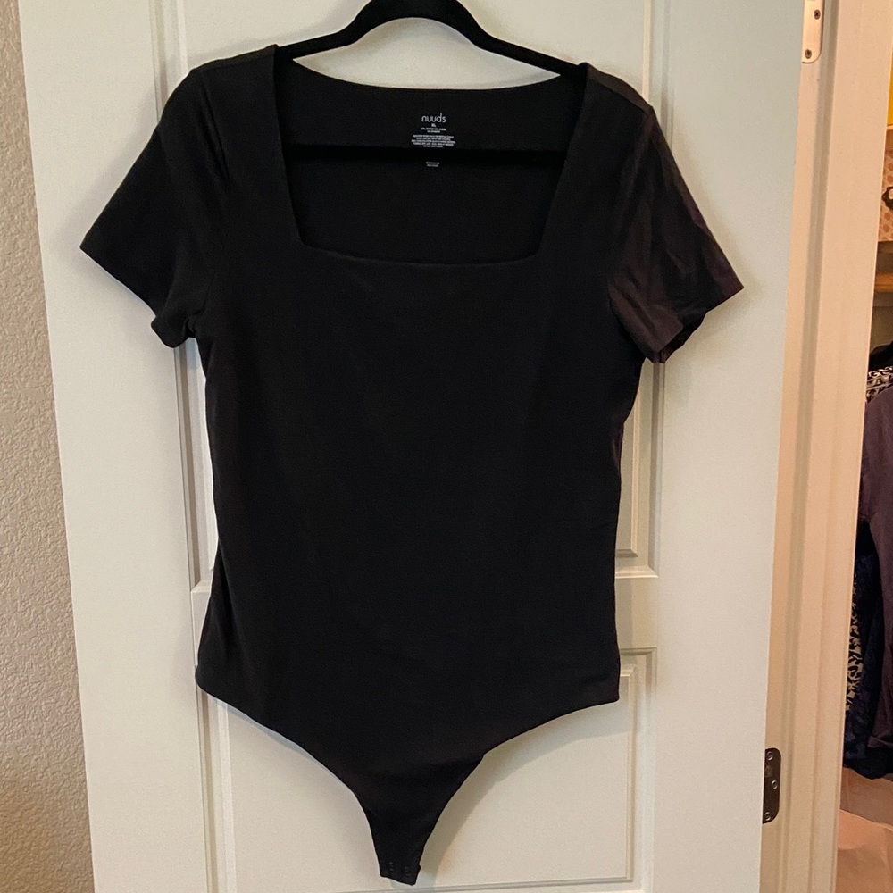 Square neck short-sleeve bodysuit